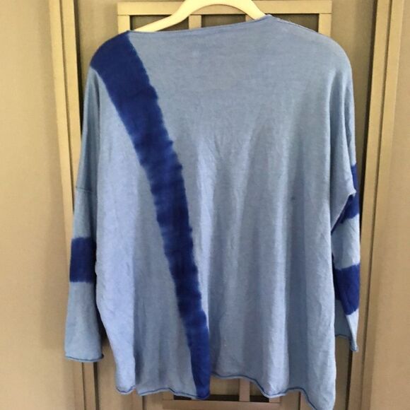 Zoe Cputure 100% silk Blue tie-dye lightweight knit top. Size L crop - Picture 6 of 7